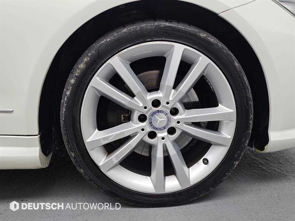 Mercedes-Benz E-Class — photo 05