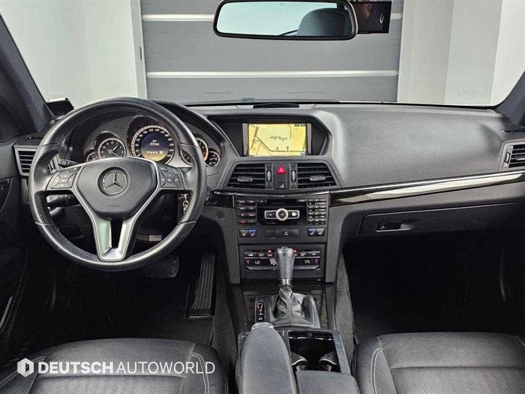 Mercedes-Benz E-Class — photo 07