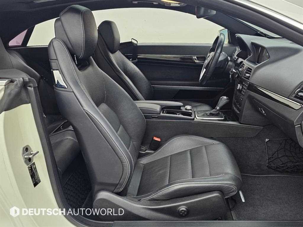 Mercedes-Benz E-Class — photo 10