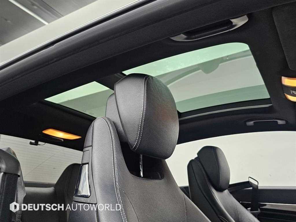 Mercedes-Benz E-Class — photo 18