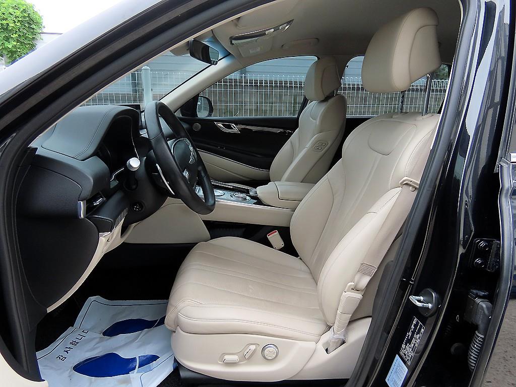 Genesis GV80 — photo 05