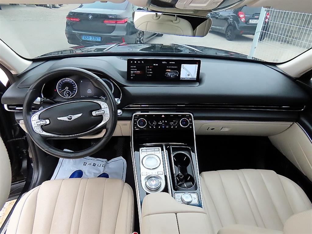 Genesis GV80 — photo 07