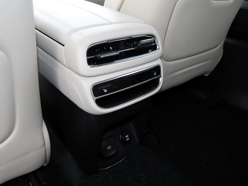 Genesis GV80 — photo 16