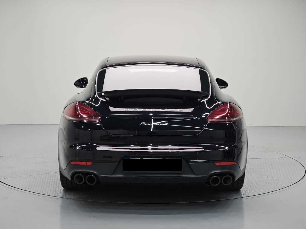 Porsche Panamera — photo 03