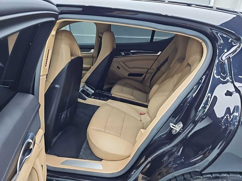 Porsche Panamera — photo 12