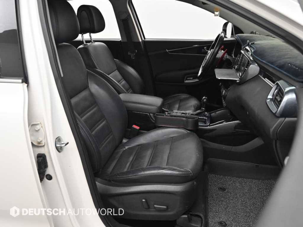 Kia Sorento — photo 10