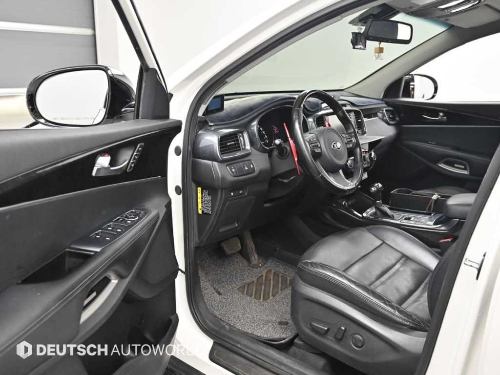 Kia Sorento — photo 11
