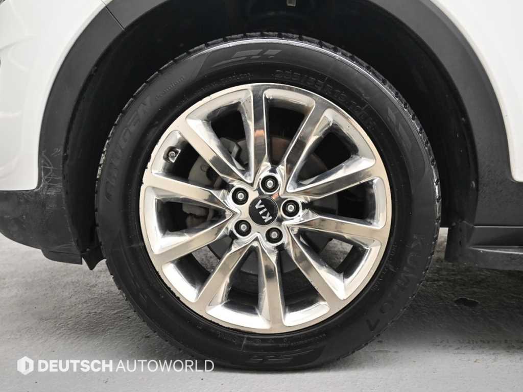 Kia Sorento — photo 05