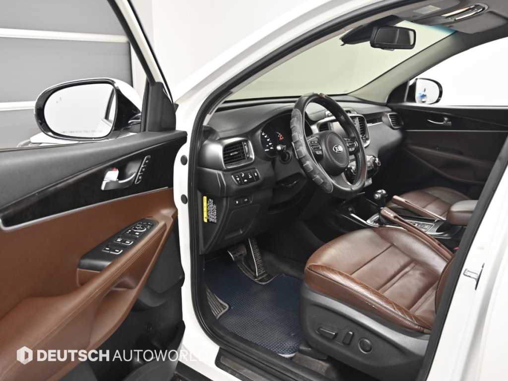 Kia Sorento — photo 11