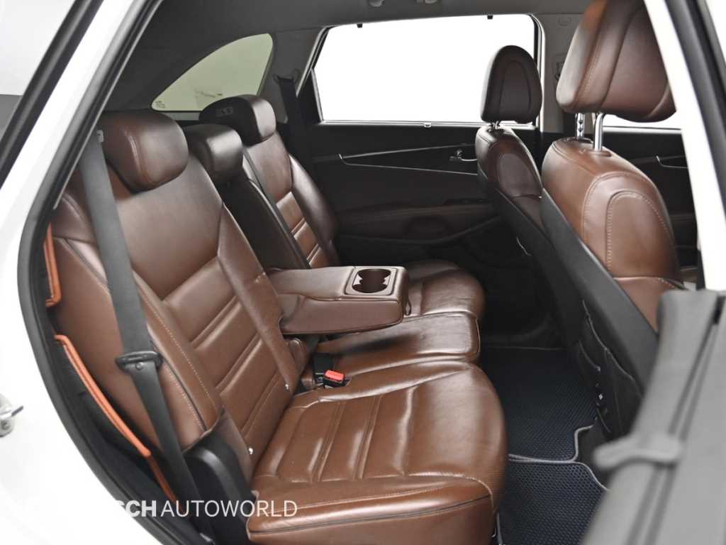 Kia Sorento — photo 12