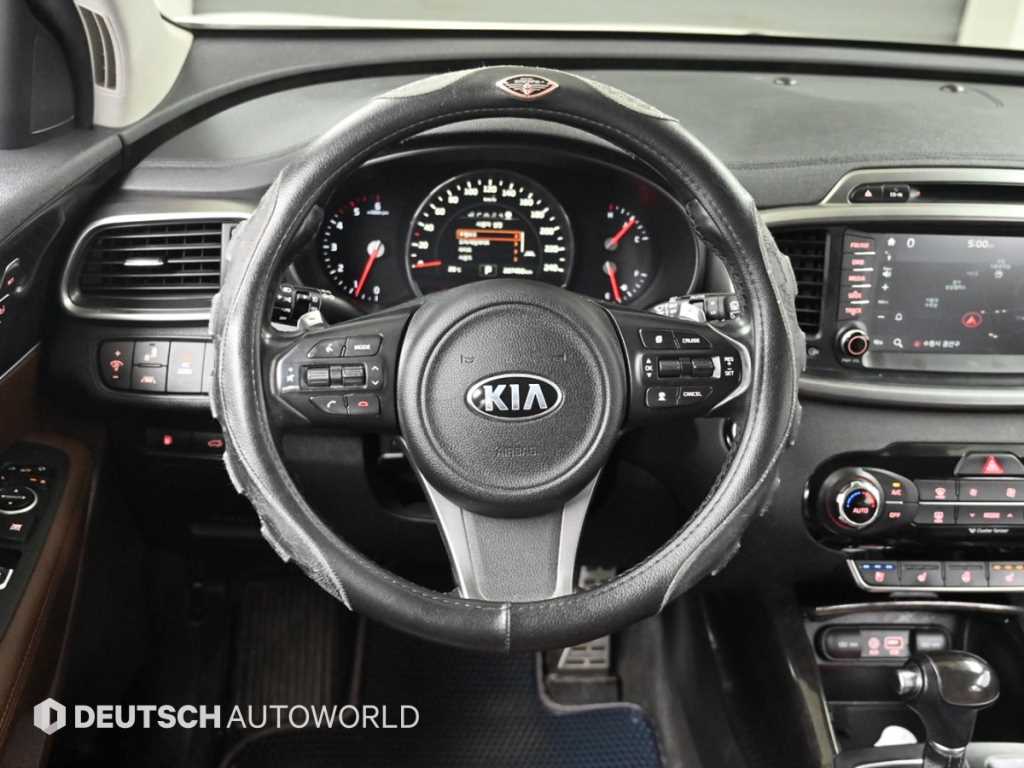 Kia Sorento — photo 13