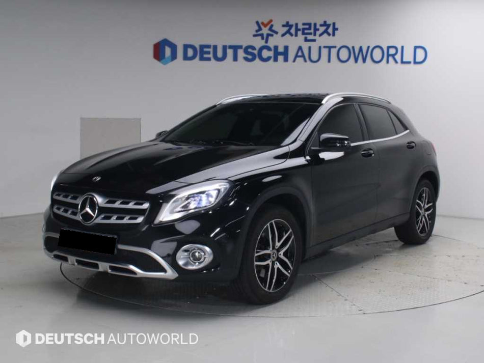 Mercedes-Benz GLA-Class — photo 01
