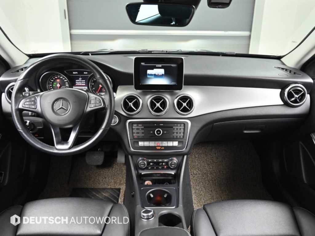 Mercedes-Benz GLA-Class — photo 07