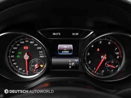 Mercedes-Benz GLA-Class — photo 08