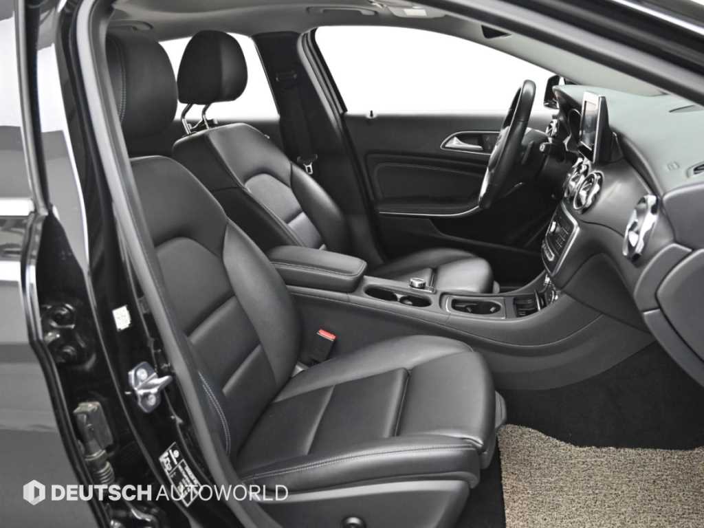 Mercedes-Benz GLA-Class — photo 10