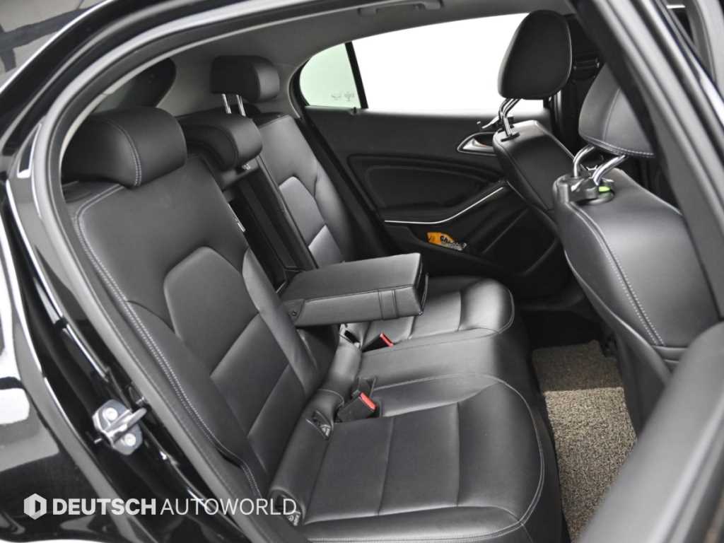 Mercedes-Benz GLA-Class — photo 12