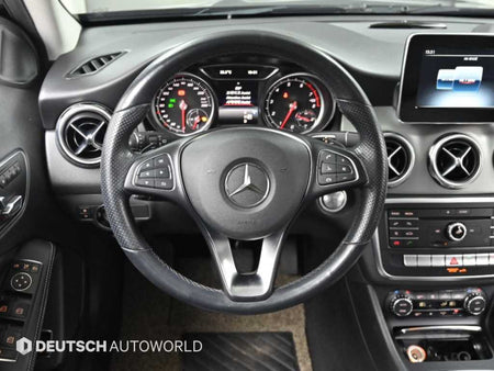 Mercedes-Benz GLA-Class — photo 13