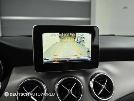 Mercedes-Benz GLA-Class — photo 15