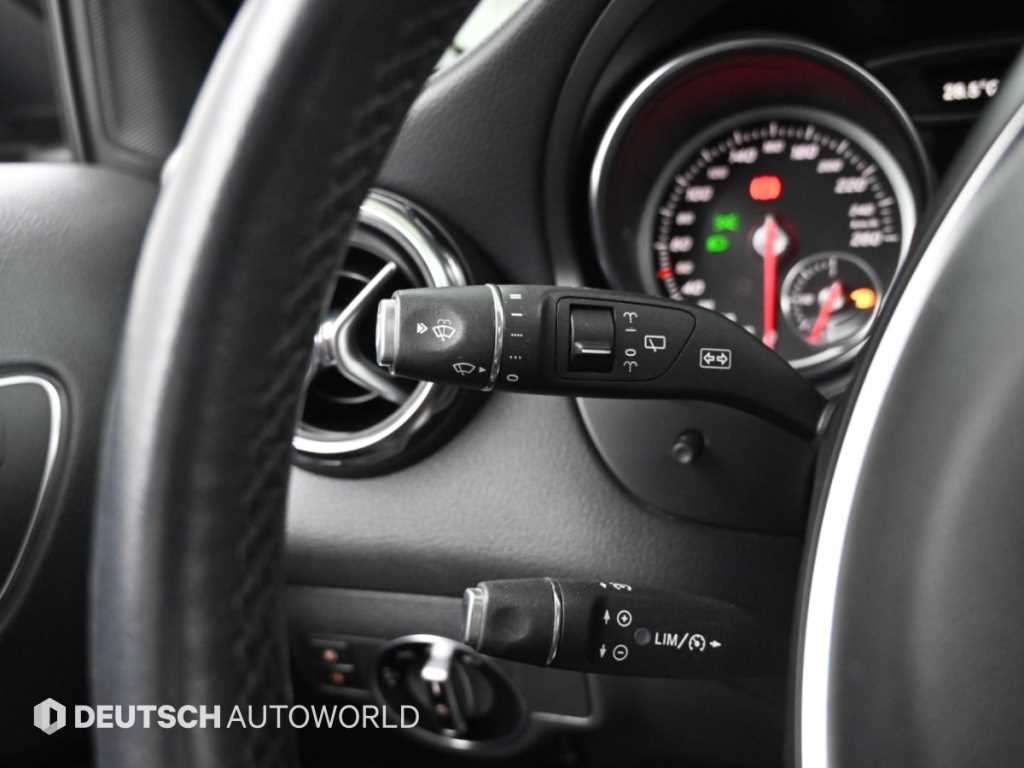 Mercedes-Benz GLA-Class — photo 16