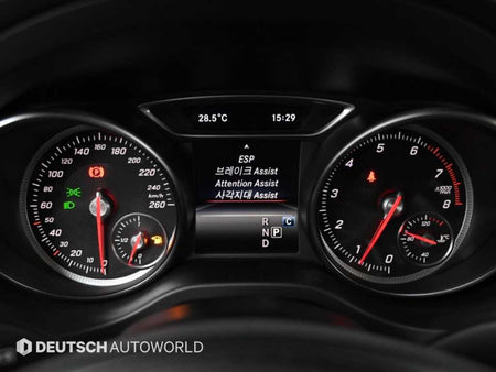 Mercedes-Benz GLA-Class — photo 17