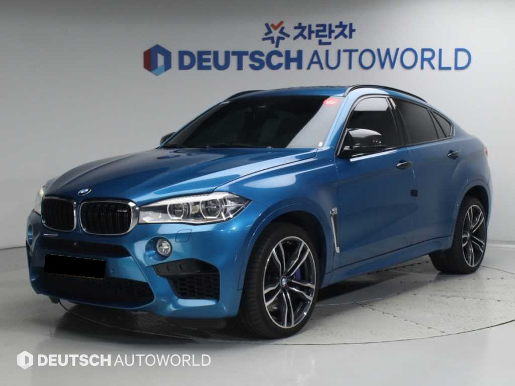 BMW X6M — photo 01