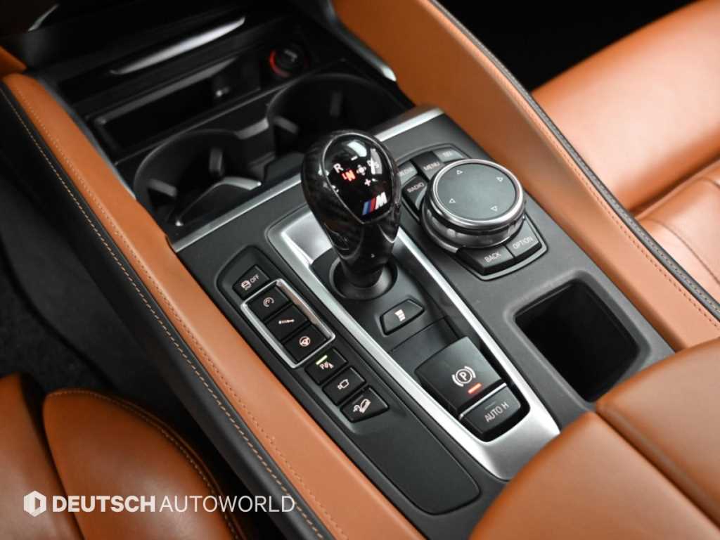 BMW X6M — photo 09