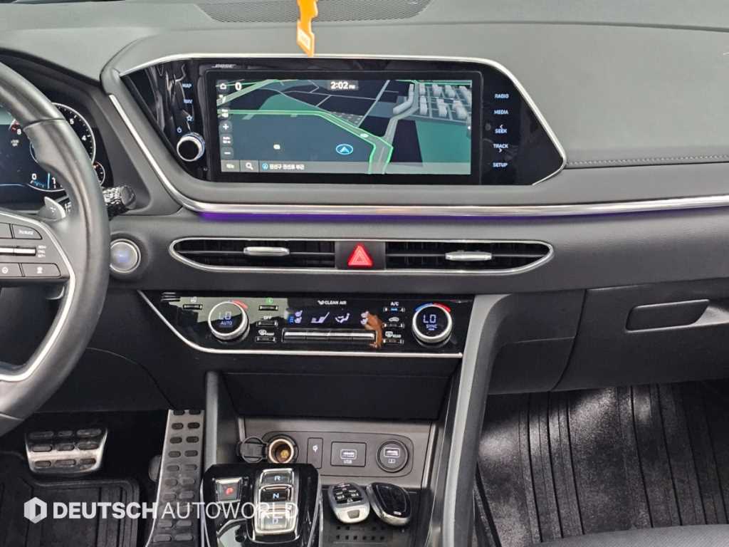 Hyundai Sonata — photo 14