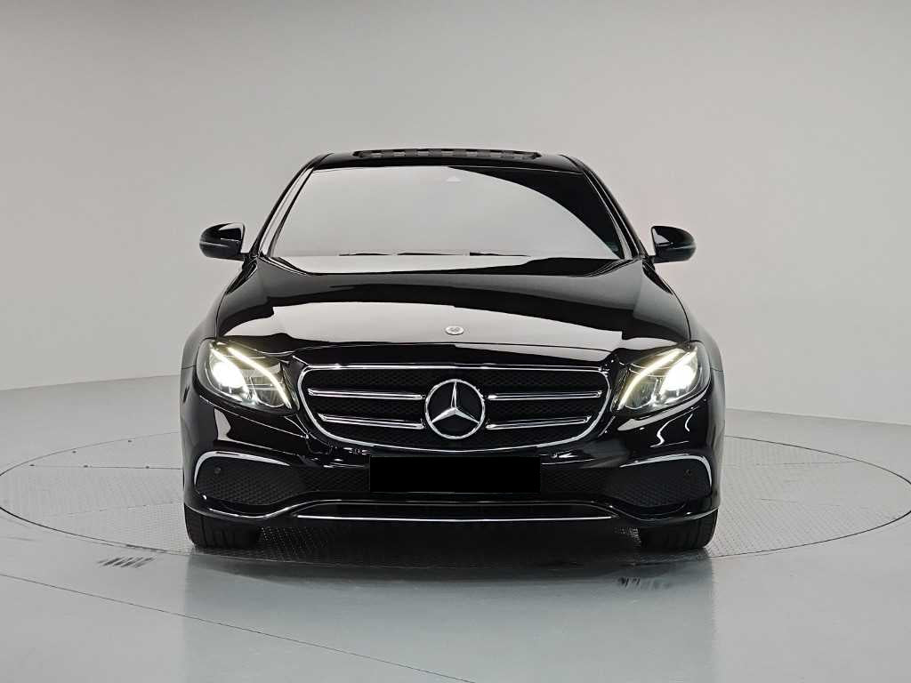 Mercedes-Benz E-Class — photo 02