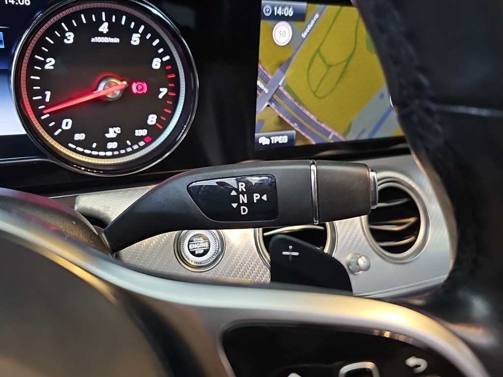 Mercedes-Benz E-Class — photo 08