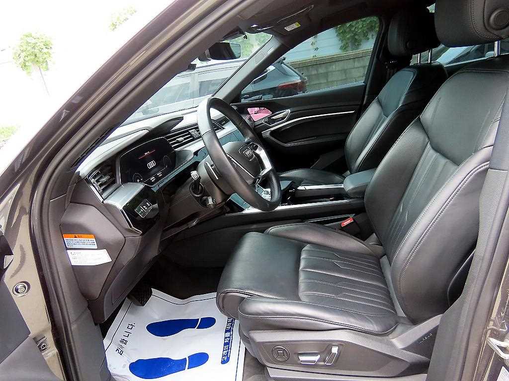 Audi e-tron — photo 05