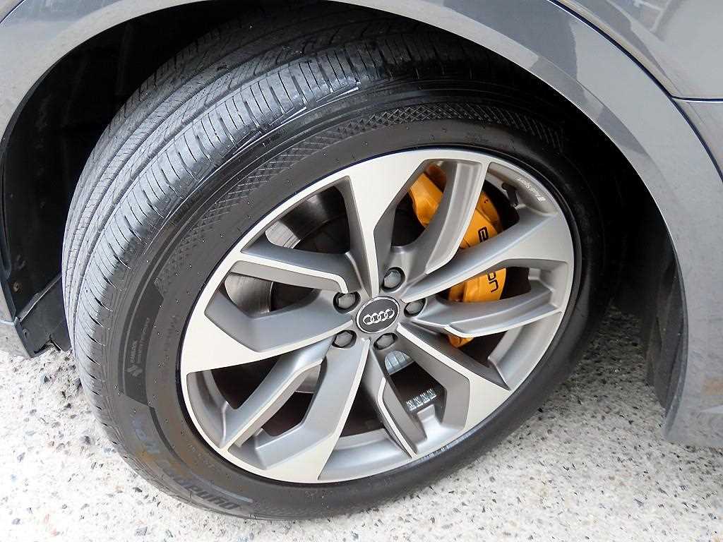 Audi e-tron — photo 20