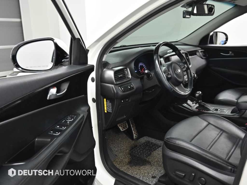 Kia Sorento — photo 11