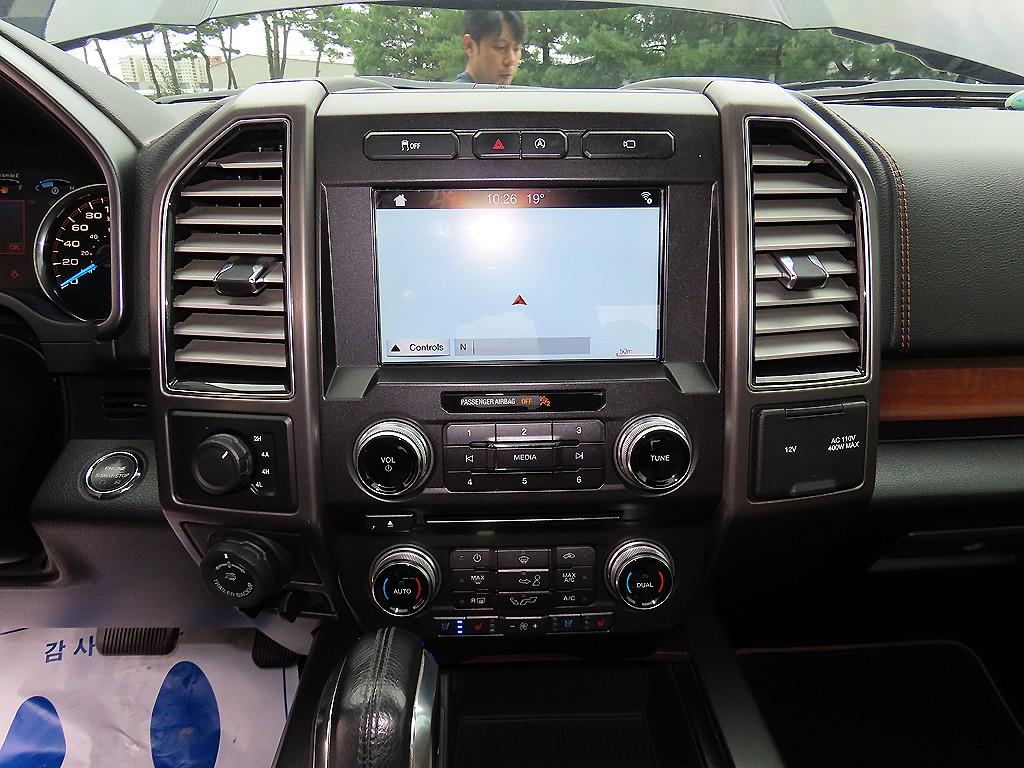 Ford F150 — photo 13