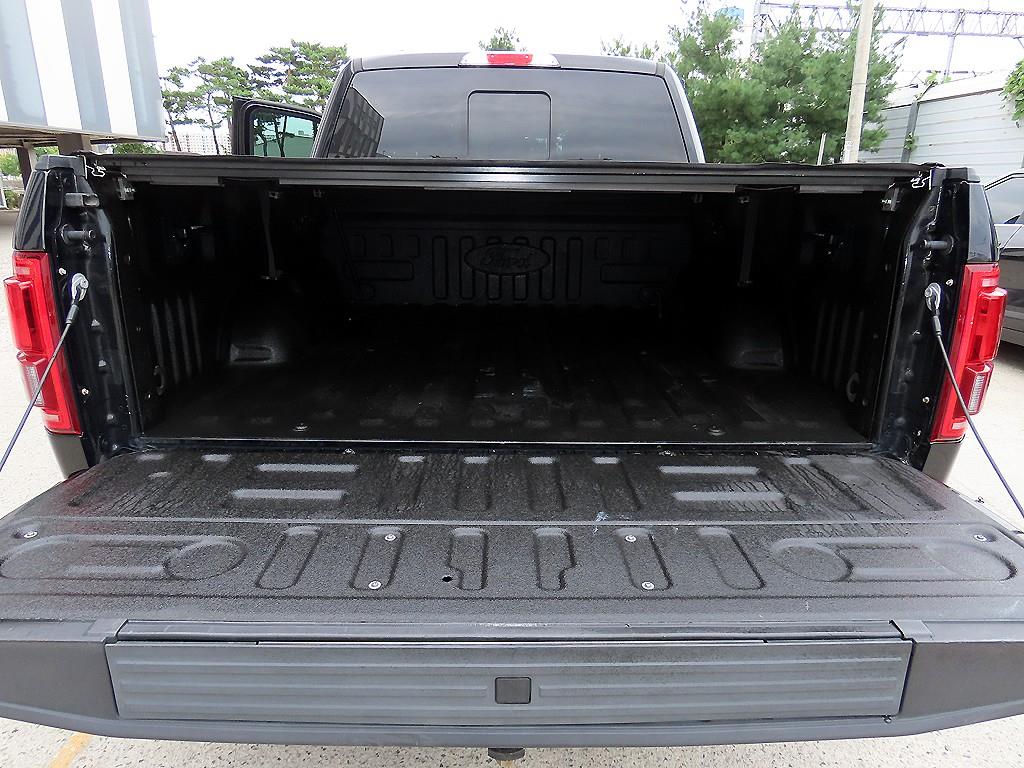 Ford F150 — photo 17