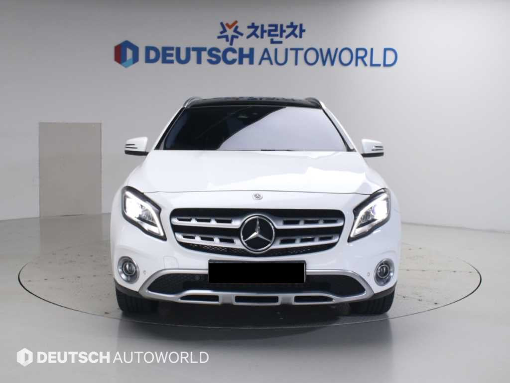 Mercedes-Benz GLA-Class — photo 03