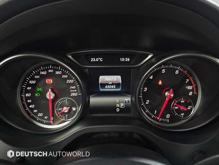 Mercedes-Benz GLA-Class — photo 08