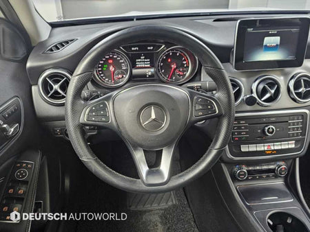Mercedes-Benz GLA-Class — photo 13