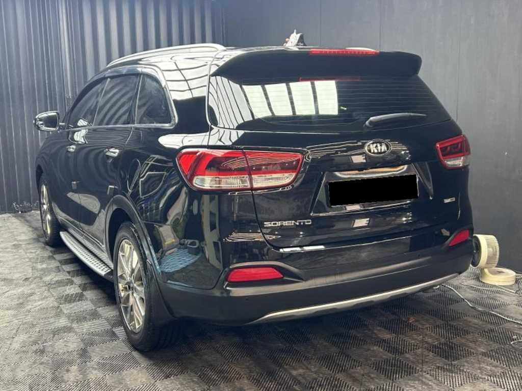 Kia Sorento — photo 02