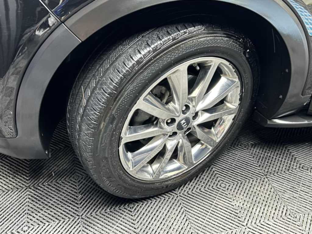 Kia Sorento — photo 17