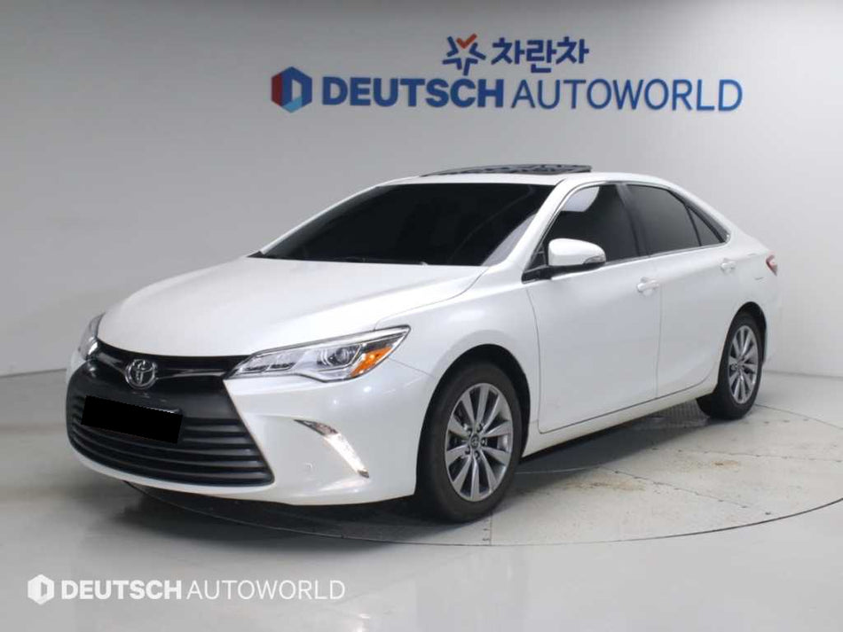 Toyota Camry — photo 01