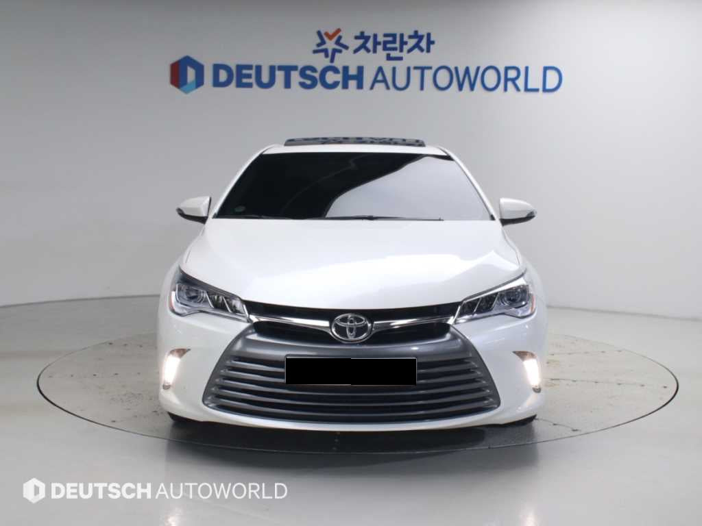 Toyota Camry — photo 03