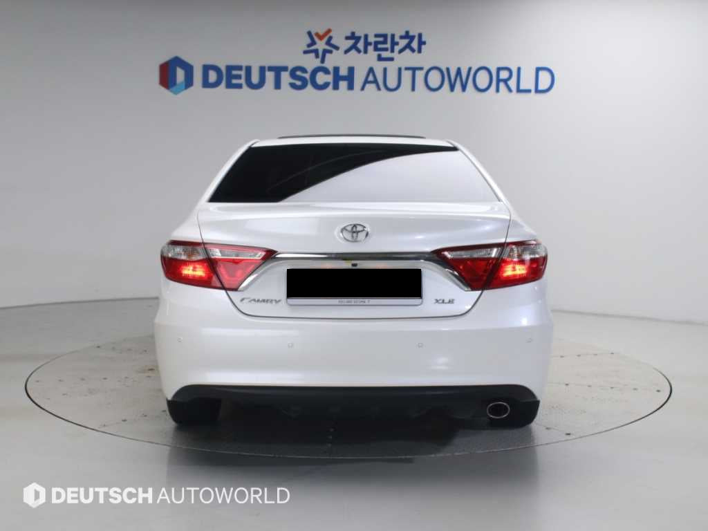 Toyota Camry — photo 04