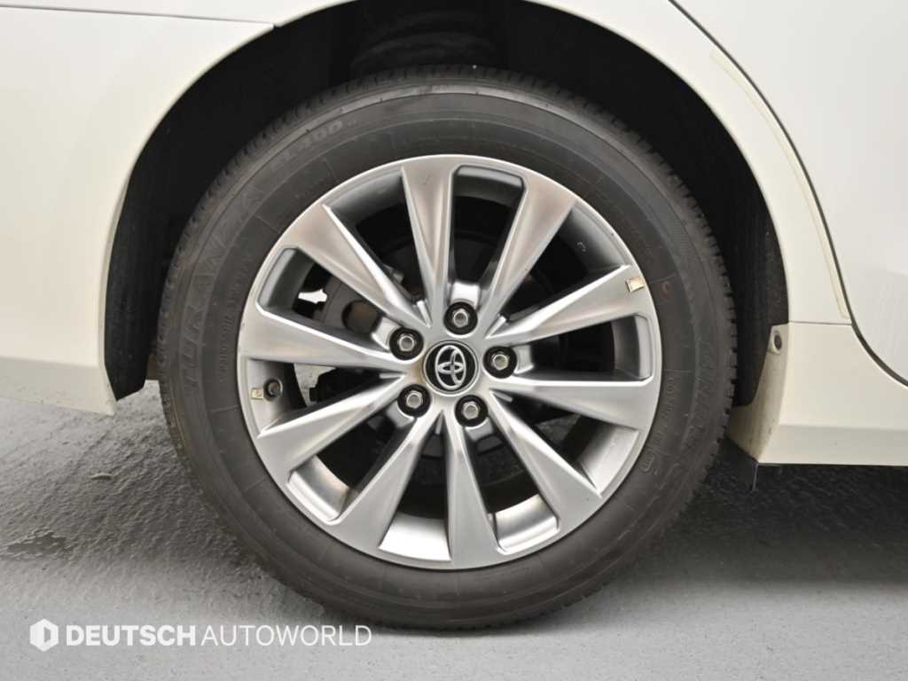 Toyota Camry — photo 05