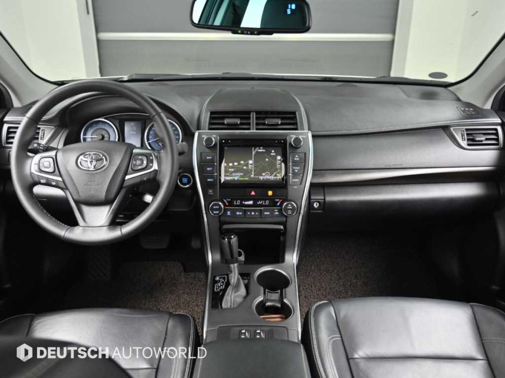 Toyota Camry — photo 07