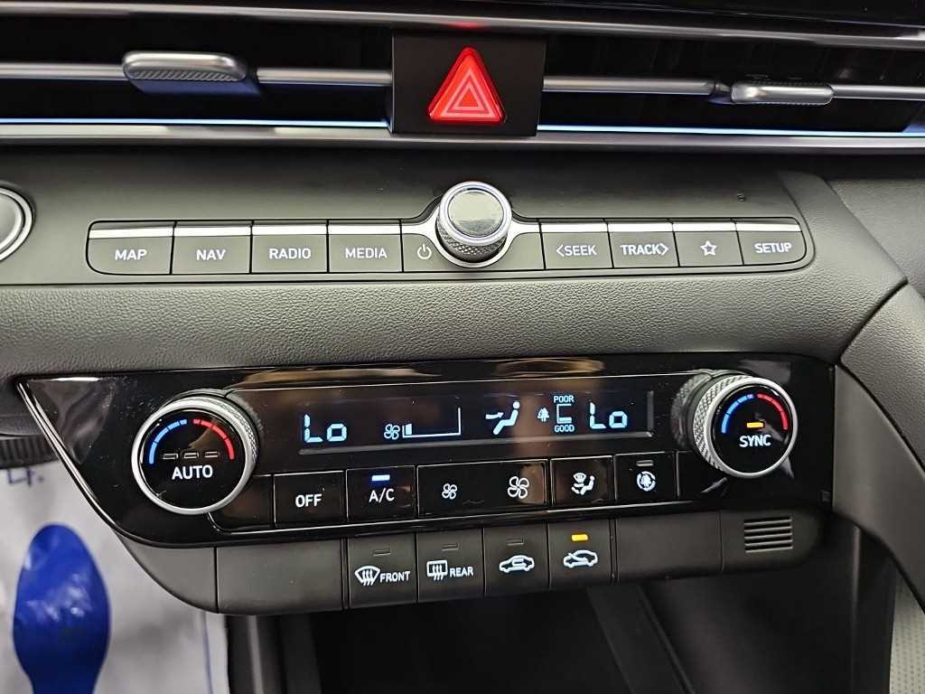 Hyundai Avante — photo 10