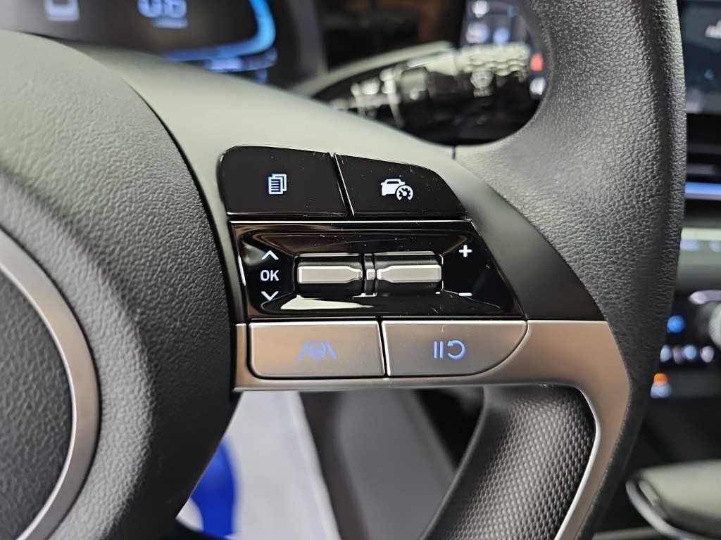 Hyundai Avante — photo 16