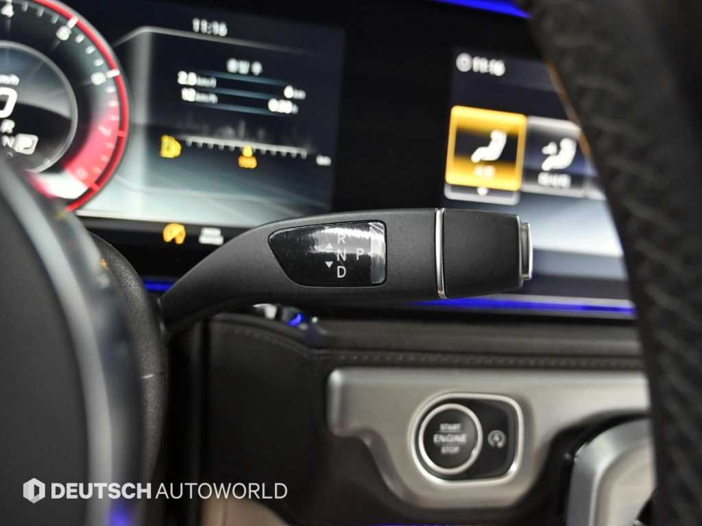 Mercedes-Benz G-Class — photo 09