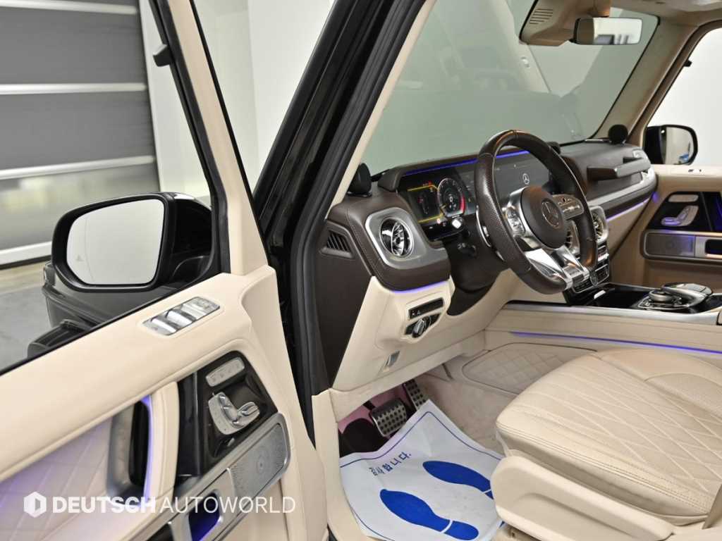 Mercedes-Benz G-Class — photo 11