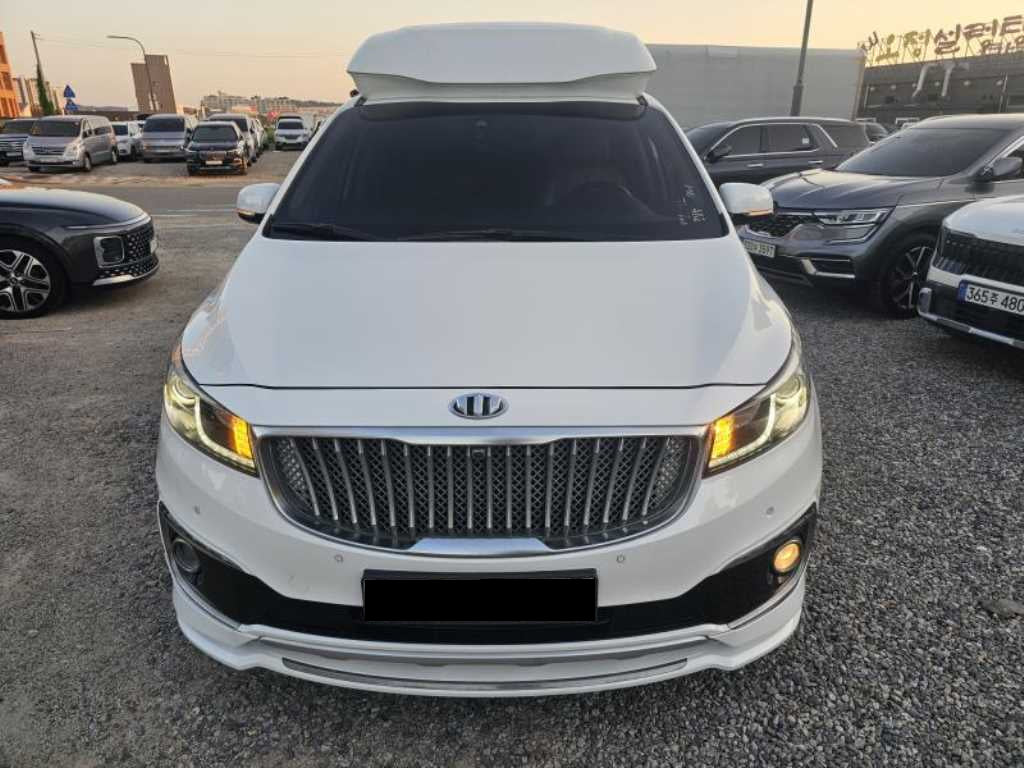 Kia Carnival — photo 01