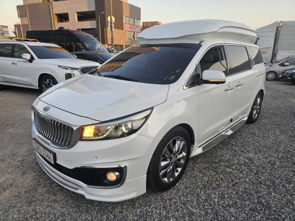 Kia Carnival — photo 04